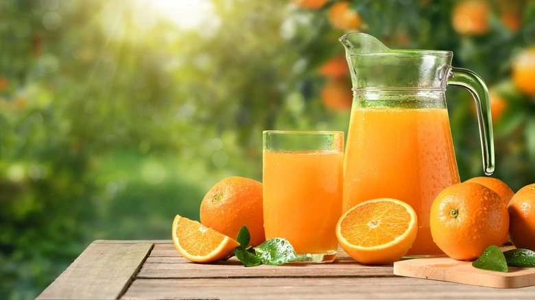 Declínio do Consumo de Suco de Laranja nos EUA e Seus Impactos na Citricultura